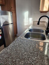 6561 Fulton Ave in Van Nuys, CA - Foto de edificio - Building Photo