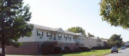 Lawnton Gardens in Harrisburg, PA - Building Photo - Building Photo