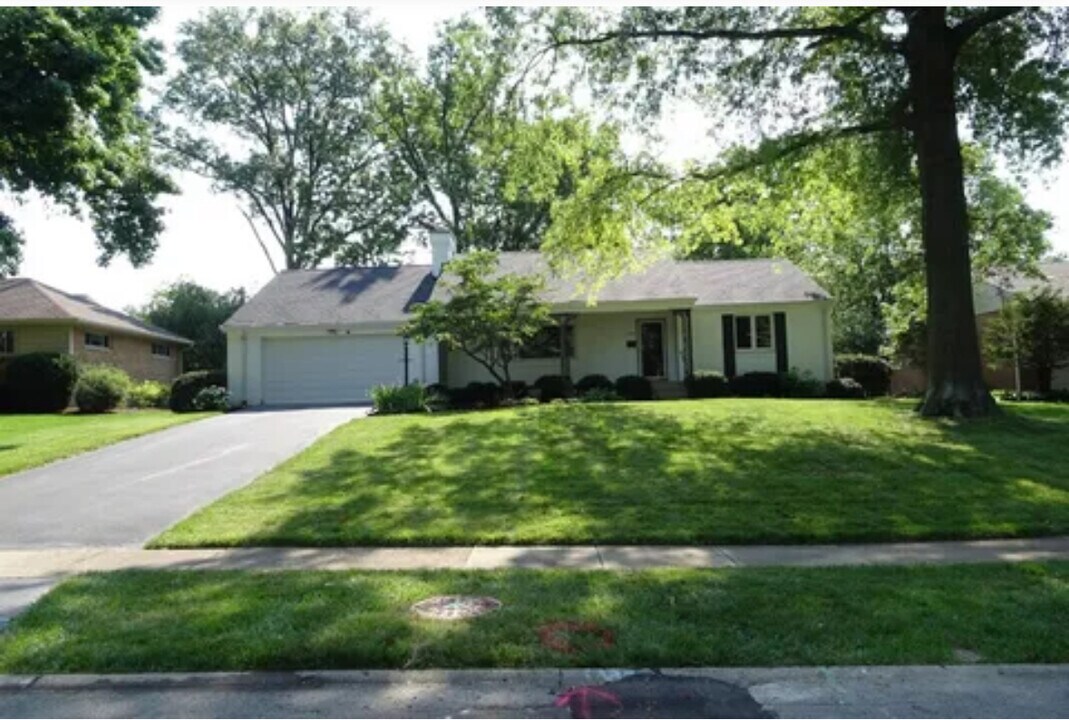 7240 Bobby Ln in Cincinnati, OH - Building Photo