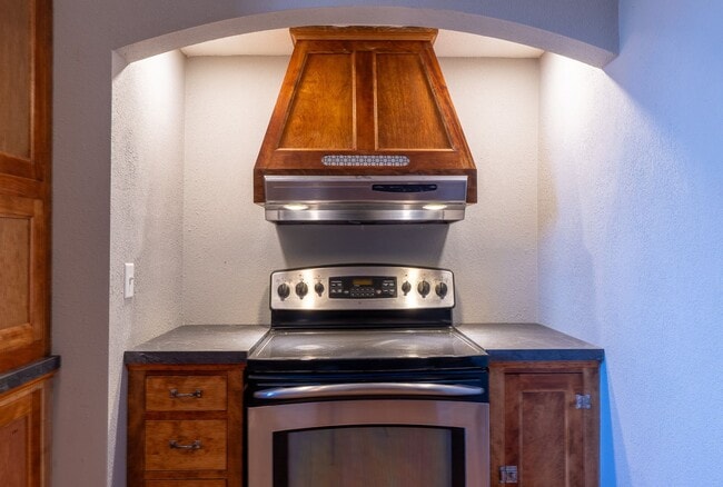 4202 W Martin Dr in Milwaukee, WI - Building Photo - Building Photo