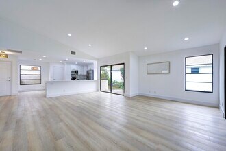 6890 Touchstone Cir in West Palm Beach, FL - Building Photo - Building Photo