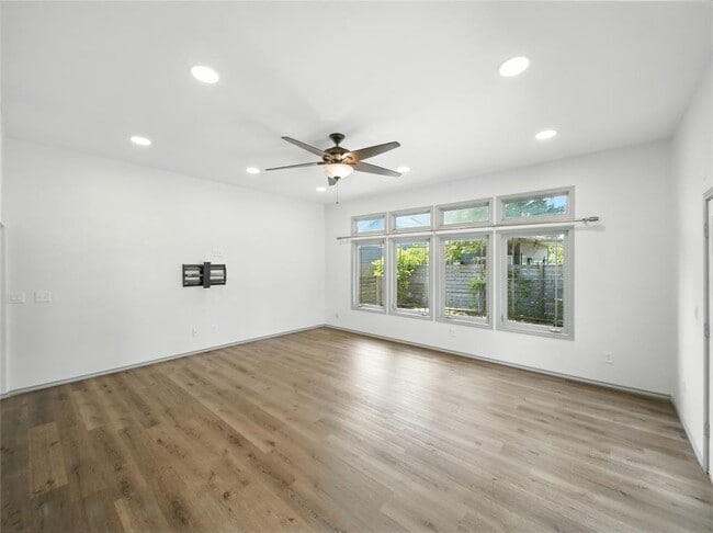 1604 Springdale Rd in Austin, TX - Building Photo - Building Photo