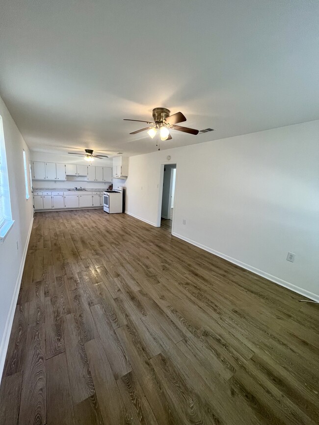 property at 905 Phlox Ave