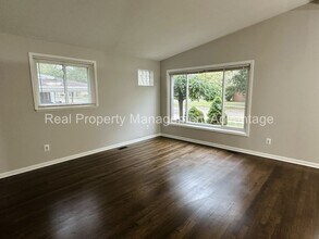 14551 Marlow St in Oak Park, MI - Building Photo - Building Photo