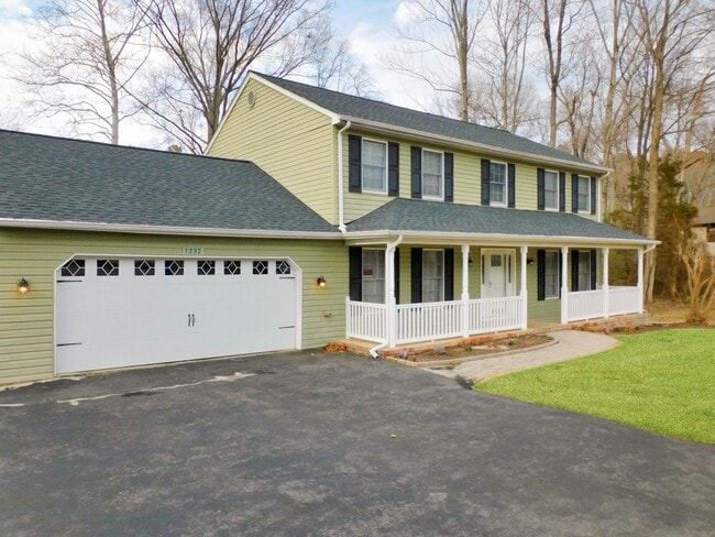 property at 1332 Redwood Cir