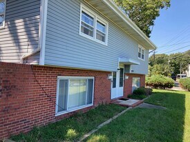 3 Seashore Ln in Somers Point, NJ - Building Photo