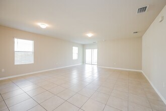 5341 Shell Mound Cir in Punta Gorda, FL - Foto de edificio - Building Photo