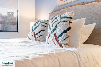 45 Willow St, Unit 305 in Springfield, MA - Building Photo - Building Photo