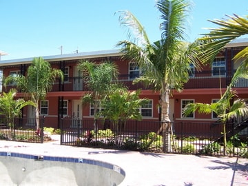 Blue Skies Apartments in St Pete Beach, FL - Building Photo