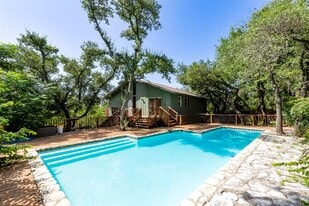 208 Westhaven Dr in West Lake Hills, TX - Building Photo
