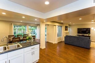 28651 Deepcreek, Unit A in Mission Viejo, CA - Building Photo