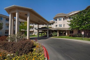 Solstice Senior Living at Grand Valley Apartamentos