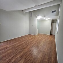 10100 Galway Dr in Dallas, TX - Building Photo - Building Photo