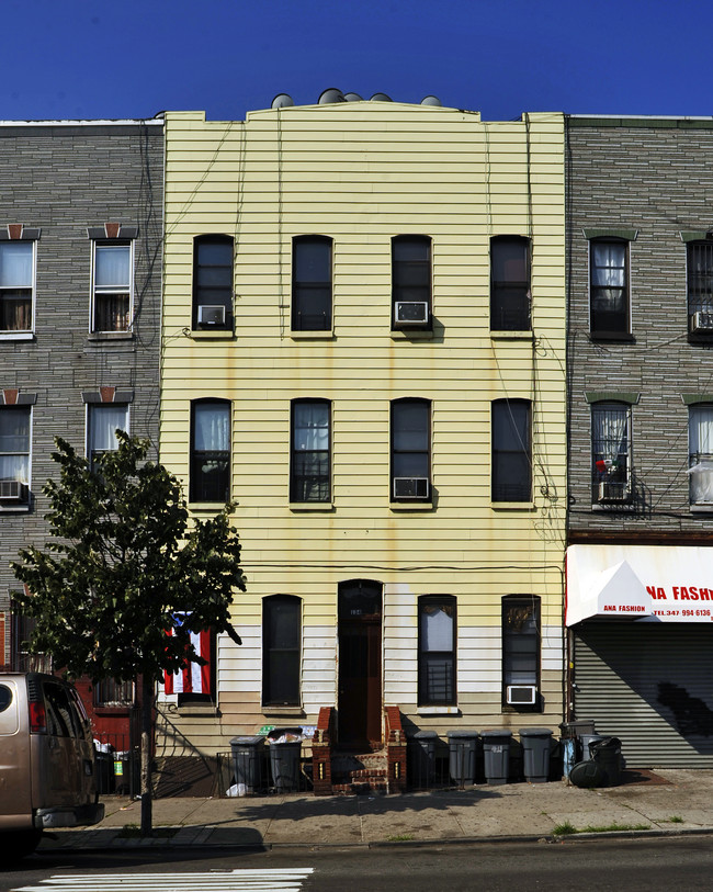 134 Wilson Ave in Brooklyn, NY - Building Photo - Building Photo