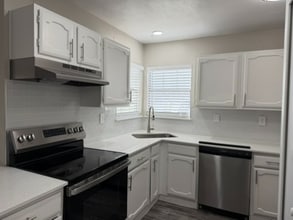 684 W Warrior Trl in Grand Prairie, TX - Building Photo - Building Photo