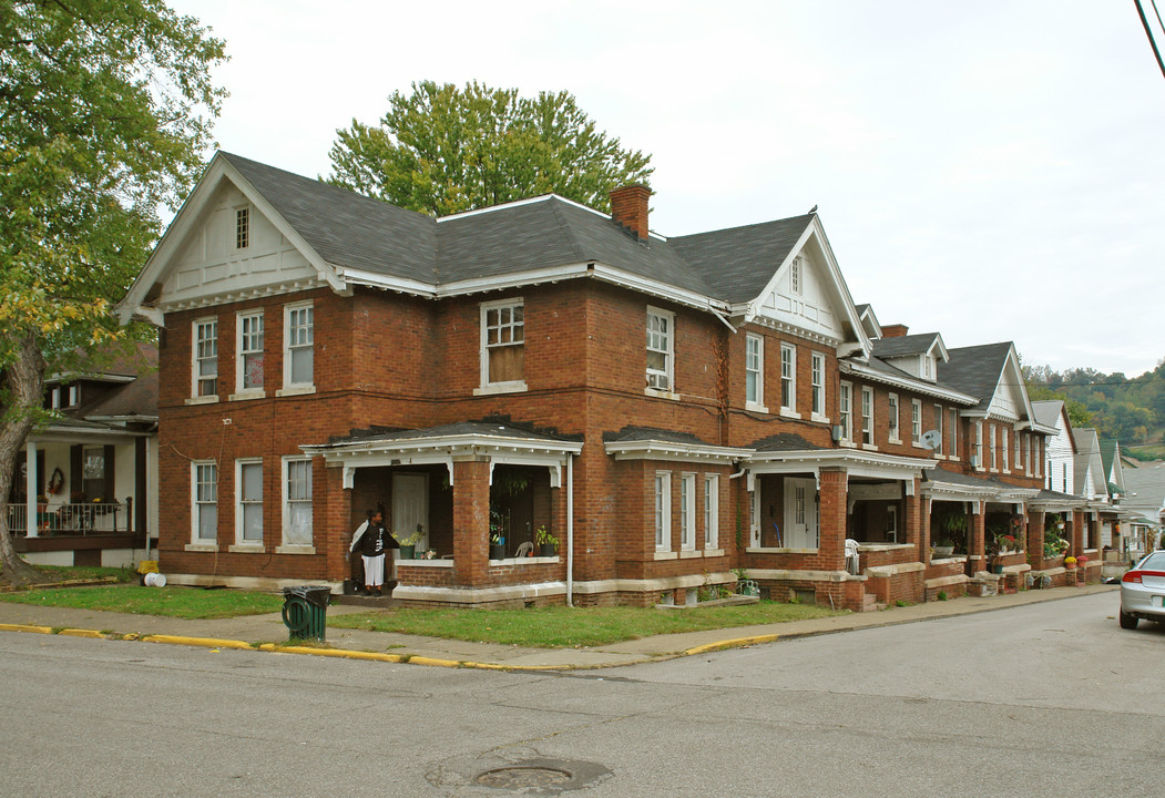 501 Thompson St in Charleston, WV - Building Photo