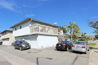 7132 Heil Ave in Huntington Beach, CA - Building Photo - Building Photo