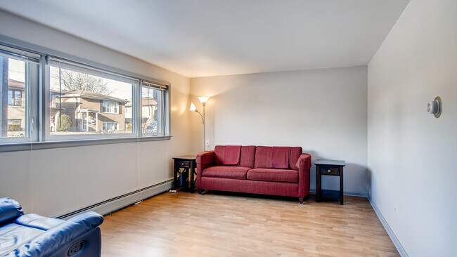 69 E Quincy St in Riverside, IL - Building Photo - Building Photo