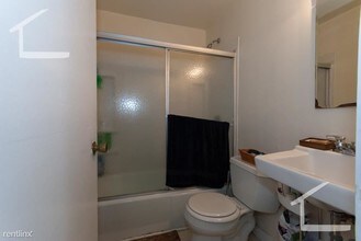 49 Cameron St-Unit -# 2 in Brookline, MA - Foto de edificio - Building Photo