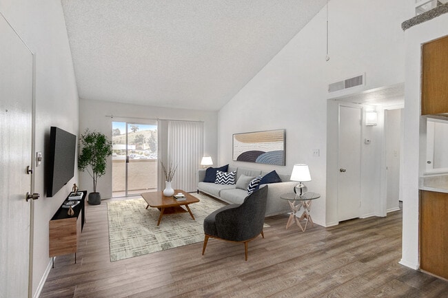 Las Flores Apartments