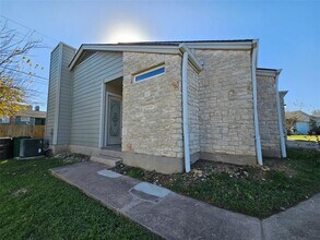 1418 Hyridge Cir in Round Rock, TX - Building Photo - Building Photo