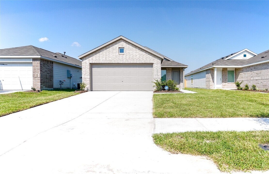 10821 Red Orchid Dr in Houston, TX - Building Photo