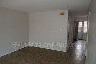 748 E 5th Ct in Des Plaines, IL - Building Photo - Building Photo