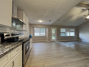 22506 Colonialgate Dr in Spring, TX - Building Photo - Building Photo