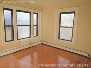 9 Upland Rd in Cambridge, MA - Foto de edificio - Building Photo
