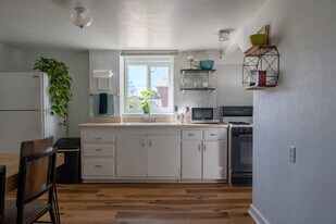 2731 S Sherman St, Unit 1 in Englewood, CO - Building Photo