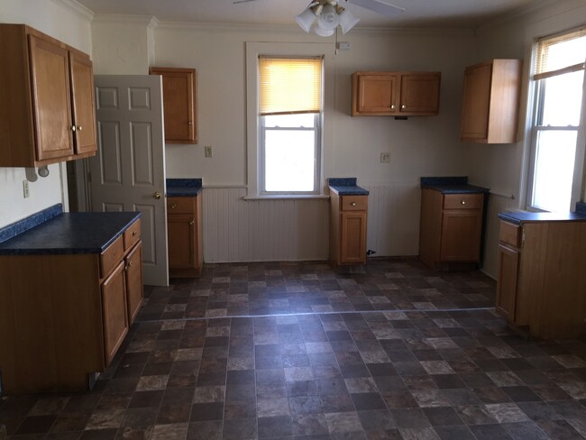 property at 2416 N Hubbard St
