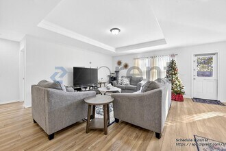 2301 Vlg Crk Ln in Denton, TX - Foto de edificio - Building Photo