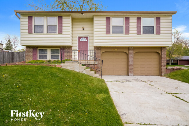 property at 5435 Armstrong Ct