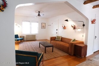229 Warren St in Hudson, NY - Building Photo - Building Photo