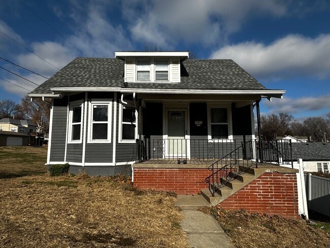 property at 215 E Cherry St