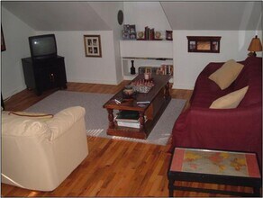 709 Bluemont Ave in Manhattan, KS - Building Photo - Building Photo