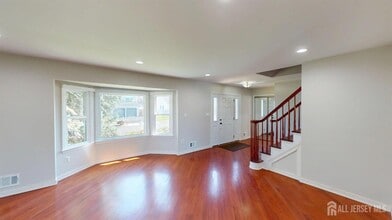 77 Princess Dr in North Brunswick, NJ - Building Photo - Building Photo