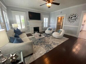 296 Vallette Way in West Palm Beach, FL - Building Photo - Building Photo
