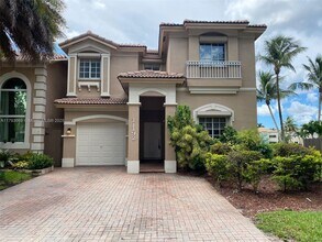 11192 NW 73rd St in Doral, FL - Building Photo - Building Photo