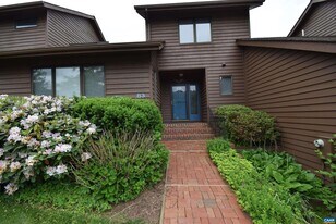 B3 Marina Point in Lake Monticello, VA - Building Photo