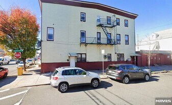 10 Fleming Ave in Newark, NJ - Building Photo