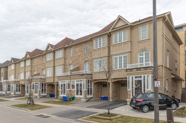 29 Celadine Dr in Markham, ON - Building Photo - Building Photo