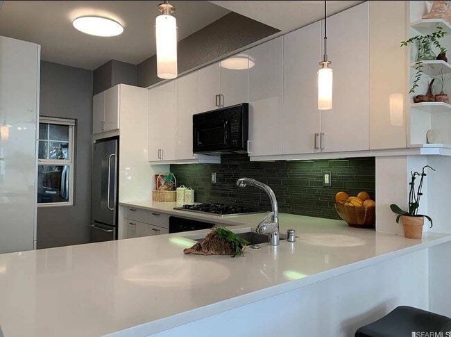 property at 513 Swallowtail Ct