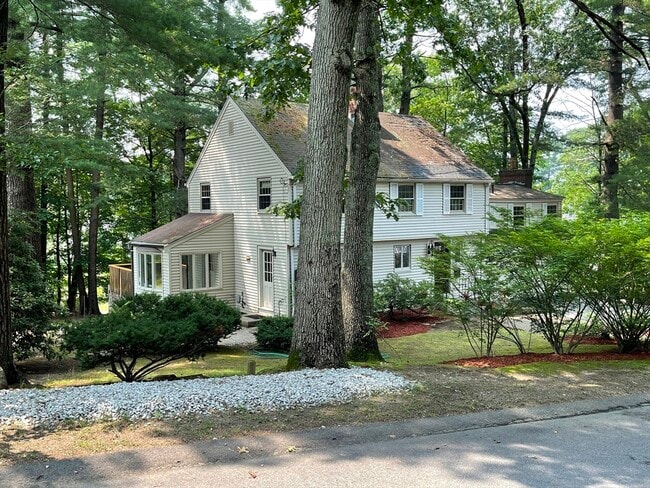 5 Temple Rd in Wellesley, MA - Building Photo - Building Photo