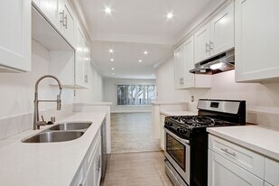 11615 Darlington Ave in Los Angeles, CA - Building Photo