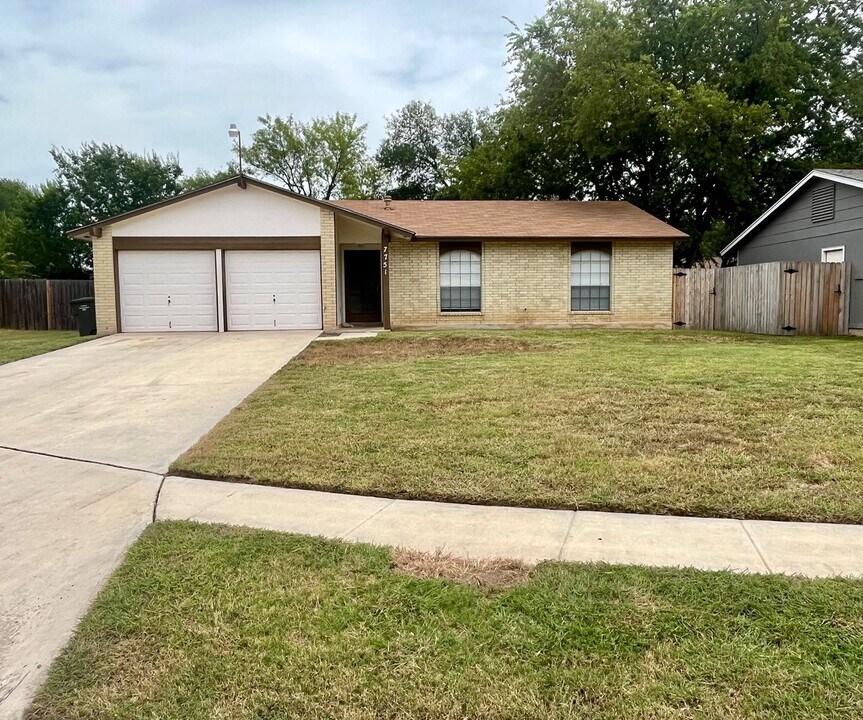 7751 Pipers Hill in San Antonio, TX - Building Photo