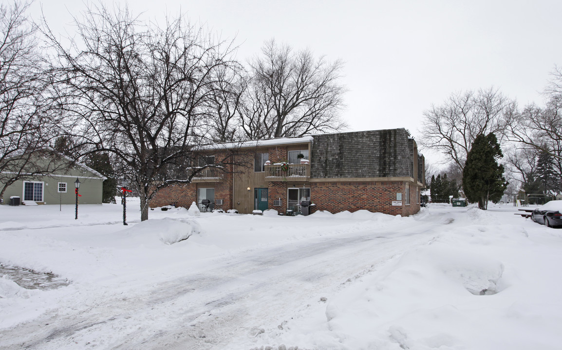 269 N Main St in Walworth, WI - Foto de edificio