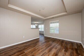 Overlook at Valley Ridge Apartments in Indianapolis, IN - Foto de edificio - Interior Photo