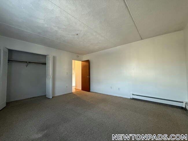175 Adams St, Unit 40 in Newton, MA - Building Photo - Building Photo