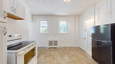 10 Barrows St in Middleboro, MA - Building Photo - Building Photo